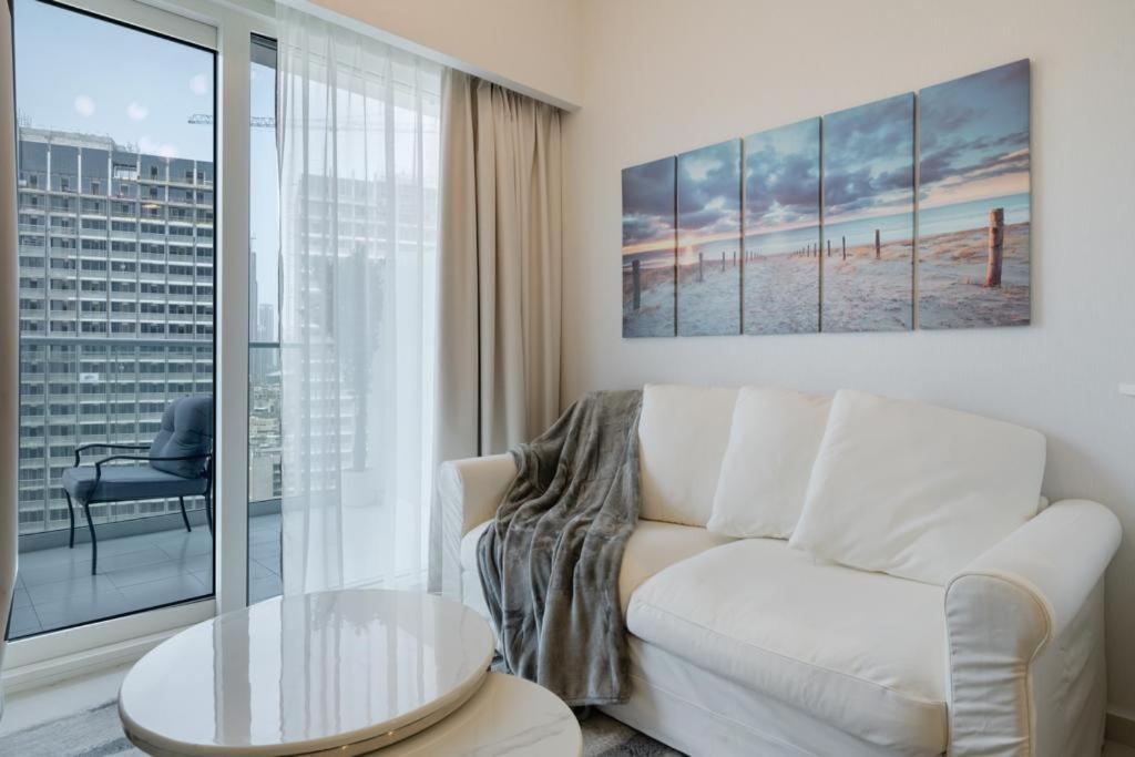 Fantastic One Bedroom Apartment With Burj-Khalifa View Dubai Dış mekan fotoğraf