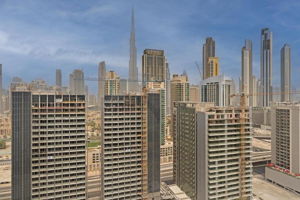 Fantastic One Bedroom Apartment With Burj-Khalifa View Dubai Dış mekan fotoğraf