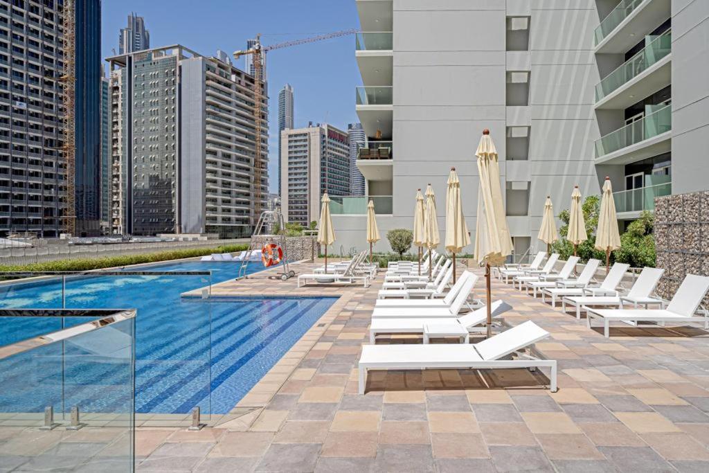 Fantastic One Bedroom Apartment With Burj-Khalifa View Dubai Dış mekan fotoğraf